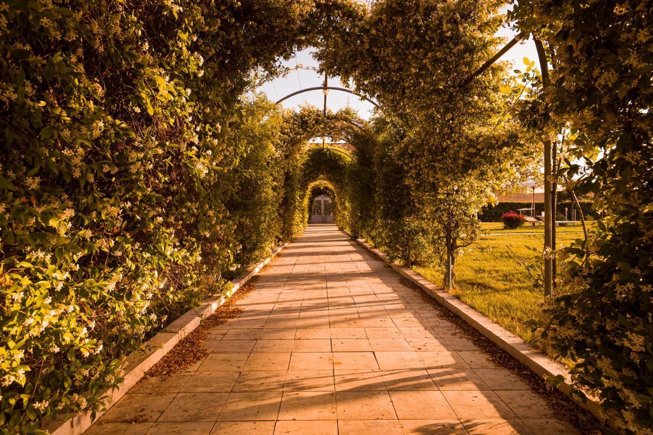 Tenuta Giardini Nuovi Novoli Exterior foto